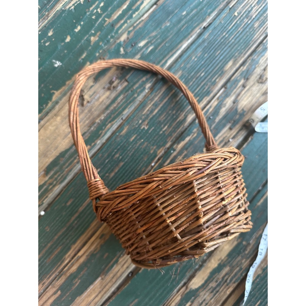 Small Rustic Wicker Twig Basket with Handle Brown Farmhouse Decor A3607